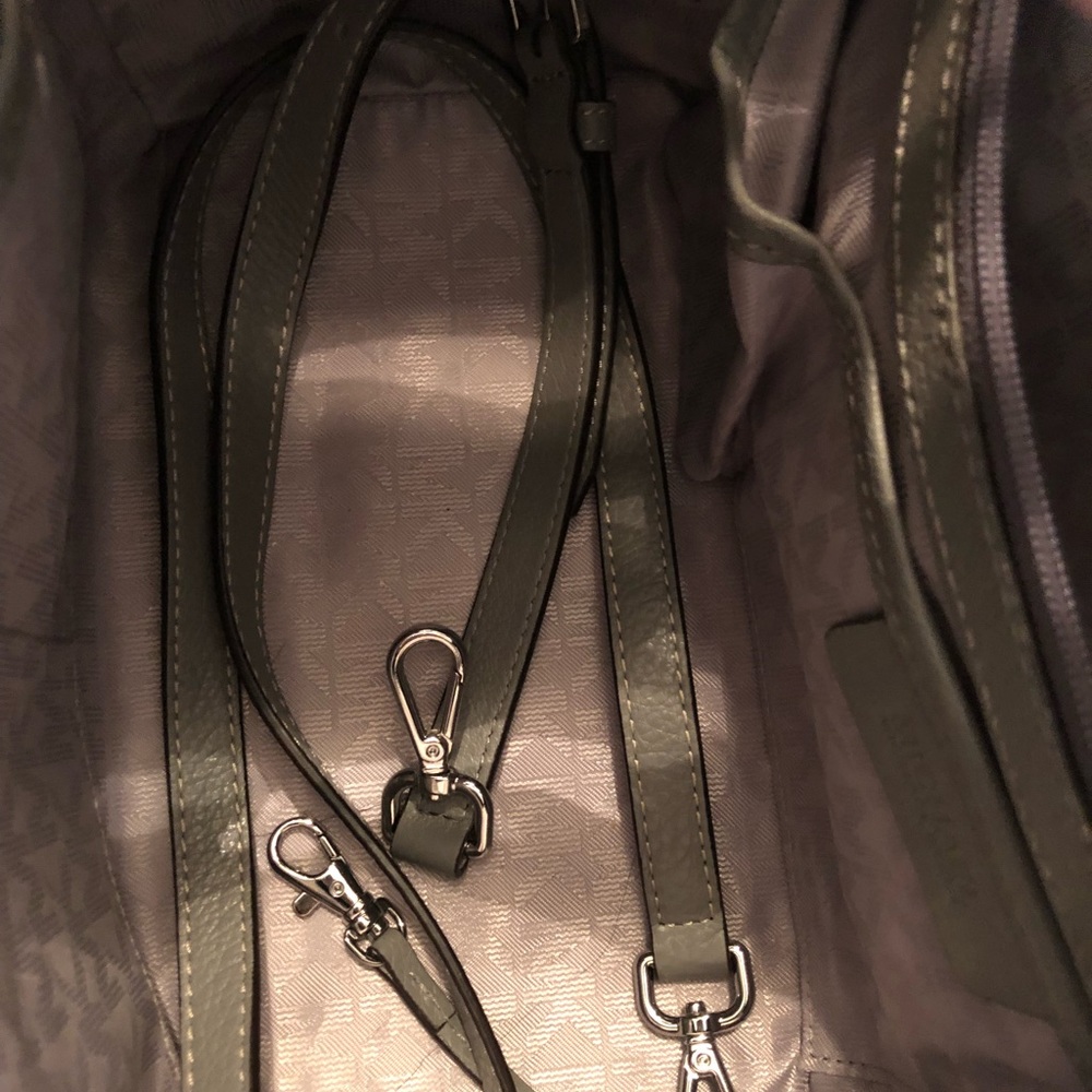 Michael Kors  Selby Satchel SOLD 🛑 - Picture 3 of 4